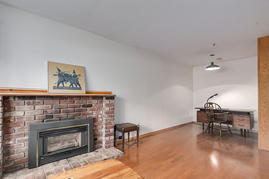 229 W 22nd Street North Vancouver, BC - 18