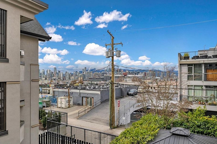 303 2525 Quebec Street Vancouver, BC - 21