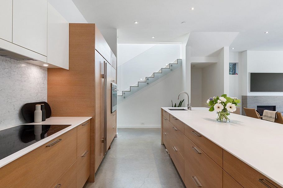 3156 W 13th Avenue Vancouver, BC - 5