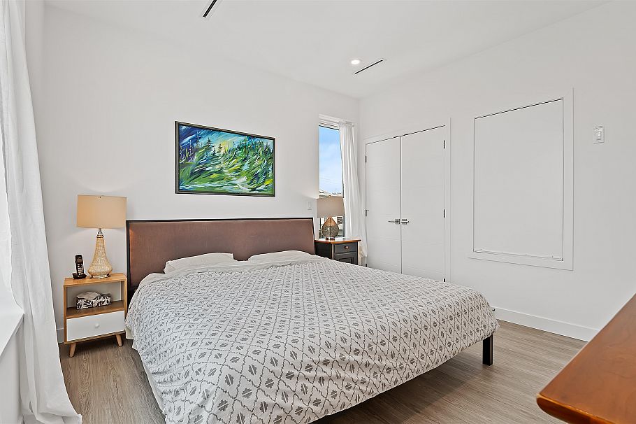 225 E 57th Avenue Vancouver, BC - 21