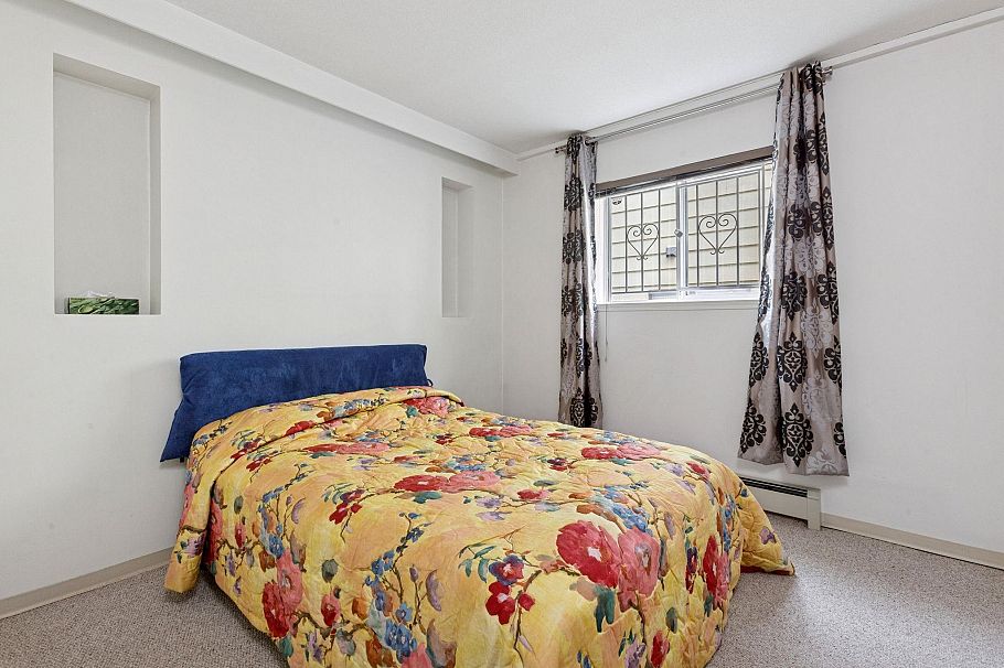 729 W 62nd Avenue Vancouver, BC - 24