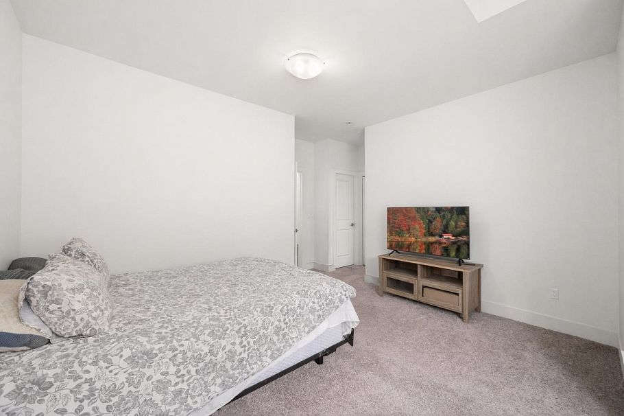 22 5867 129 Street Surrey, BC - 22