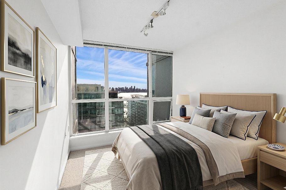 1404 188 E Esplanade North Vancouver, BC - 22