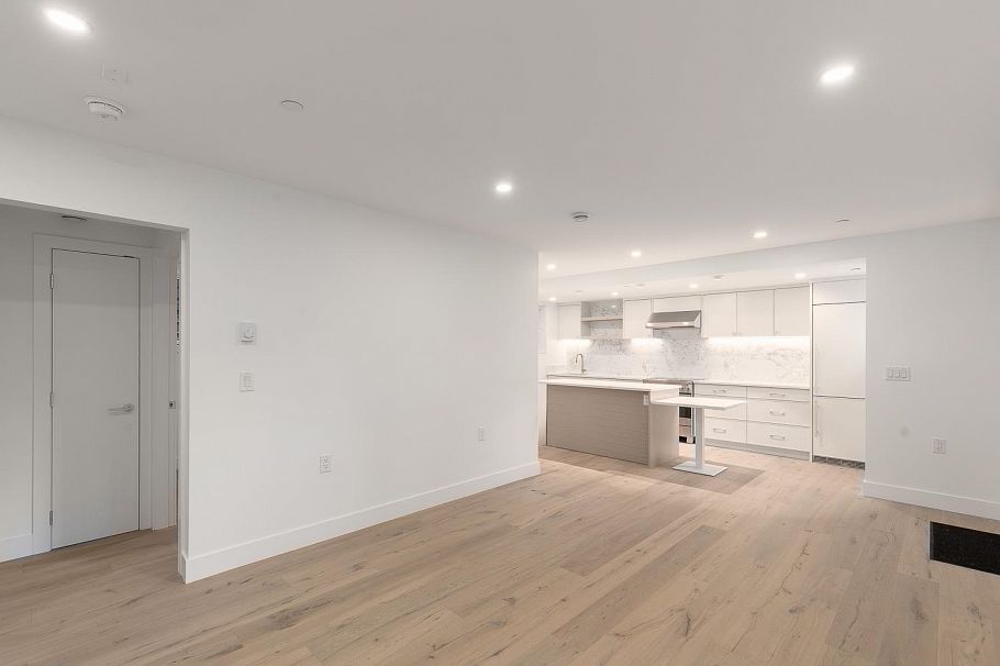 460 E 17th Avenue Vancouver, BC - 3