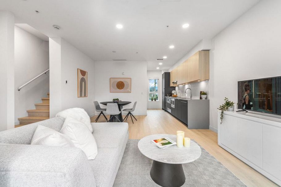 2425 Grant Street Vancouver, BC - 1