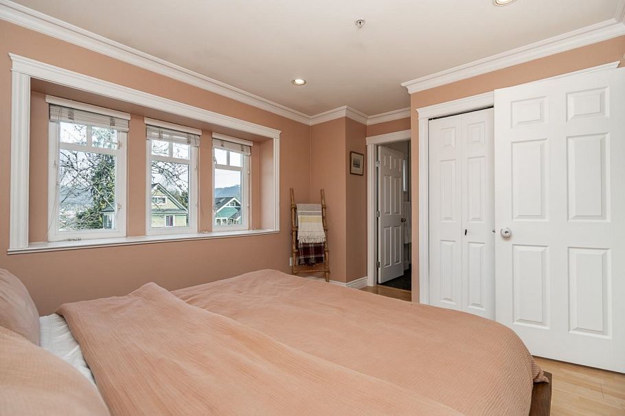 1938 Adanac Street Vancouver, BC - 22