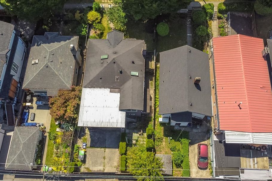 1165 E 33rd Avenue Vancouver, BC - 13