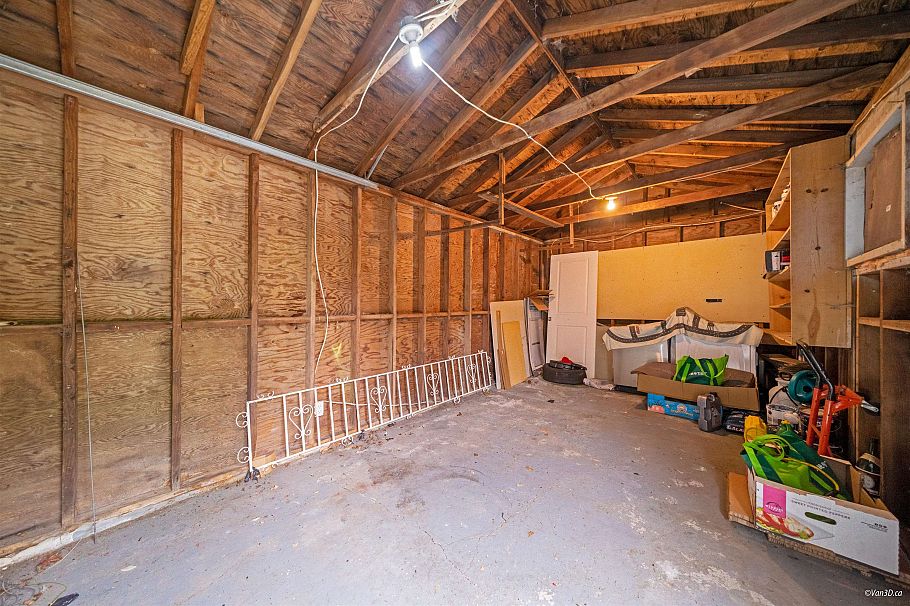 4366 Gilpin Crescent Burnaby, BC - 32