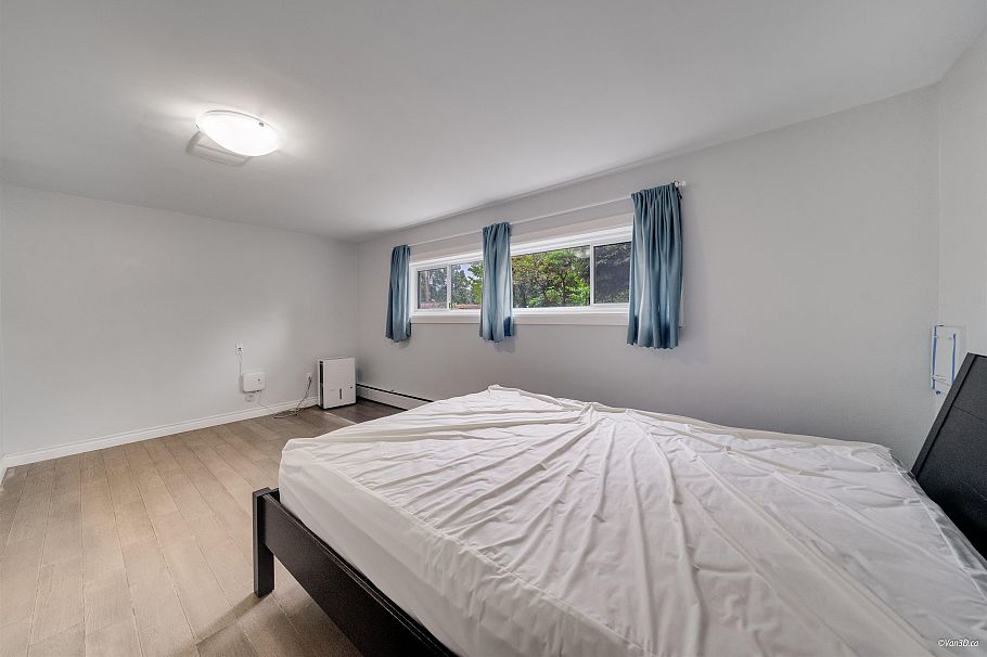 4366 Gilpin Crescent Burnaby, BC - 22