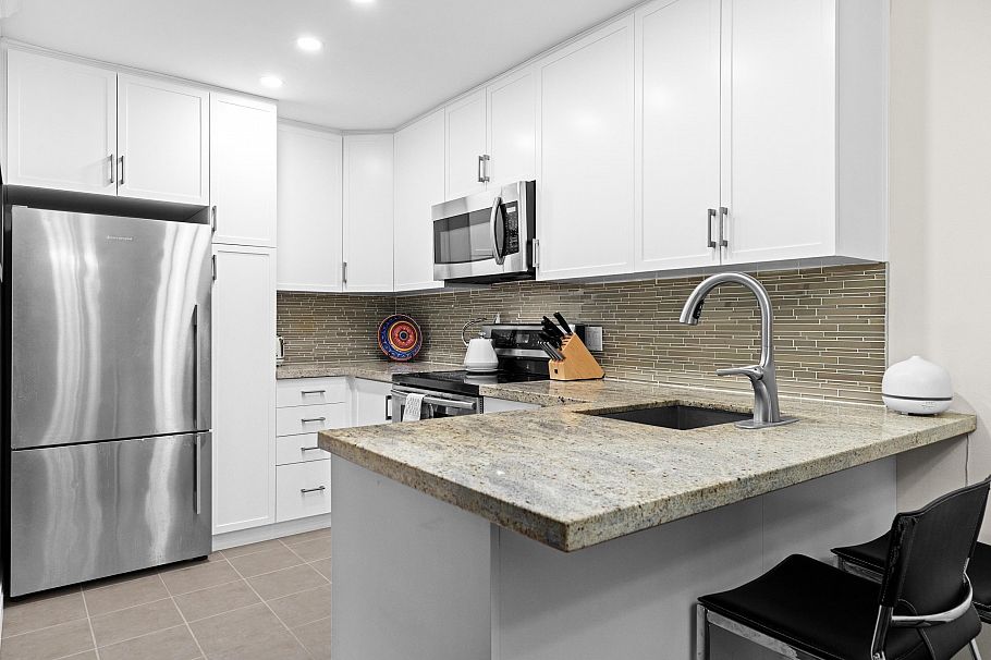 105 1125 Gilford Street Vancouver, BC - 9