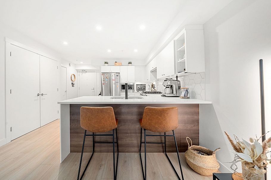 402 1519 Crown Street Vancouver, BC - 9