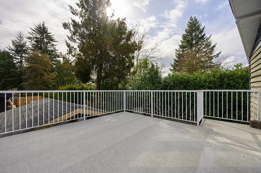 1355 Frederick Road North Vancouver, BC - 21