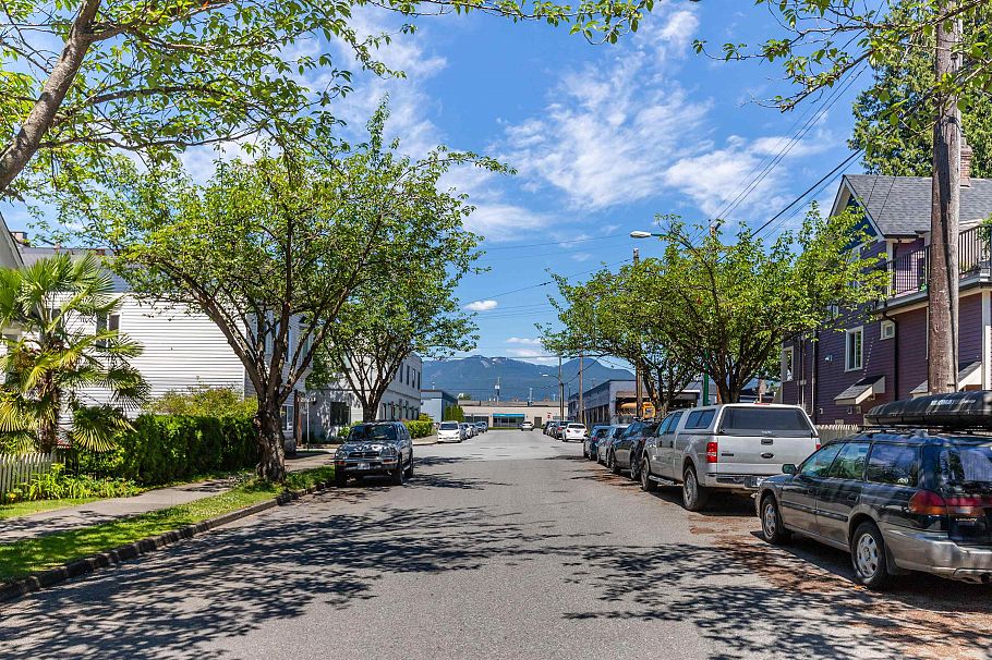 1022 Odlum Drive Vancouver, BC - 2