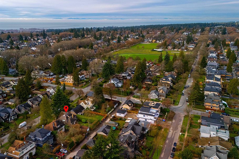 2865 W 30th Avenue Vancouver, BC - 37