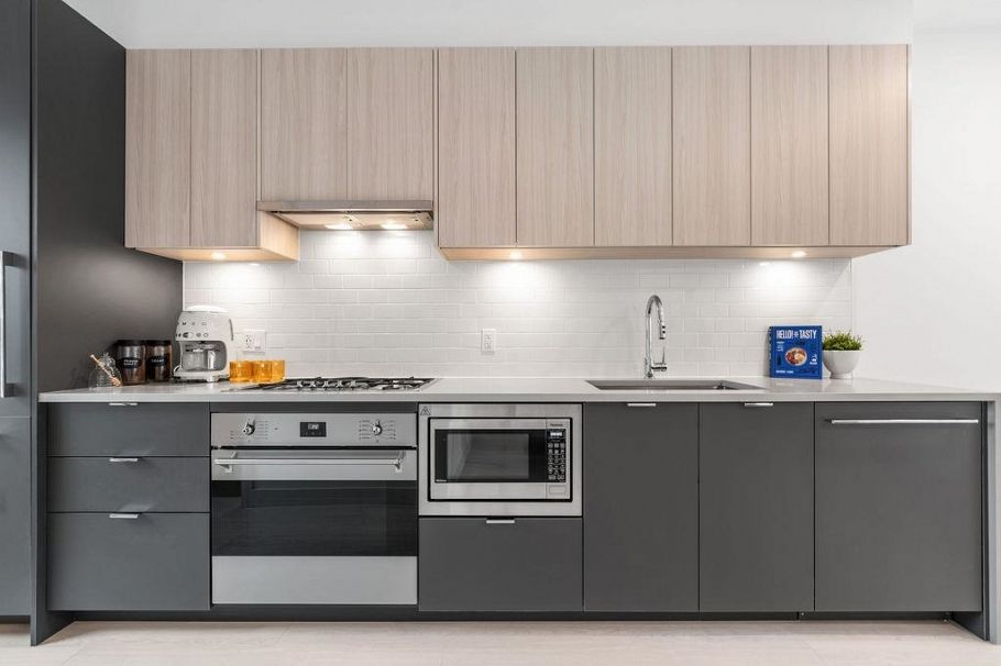 2425 Grant Street Vancouver, BC - 3