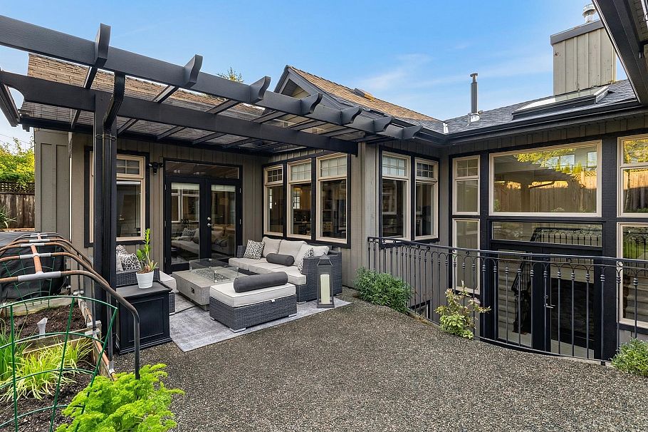 2752 Newmarket Drive North Vancouver, BC - 22