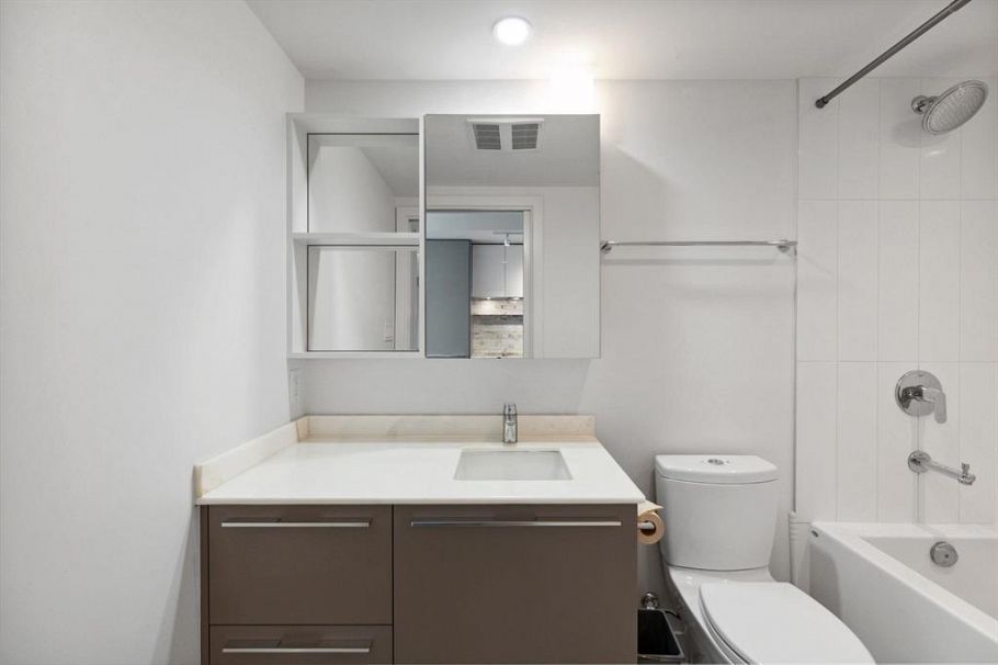 8131 Nunavut Lane Vancouver, BC - 11