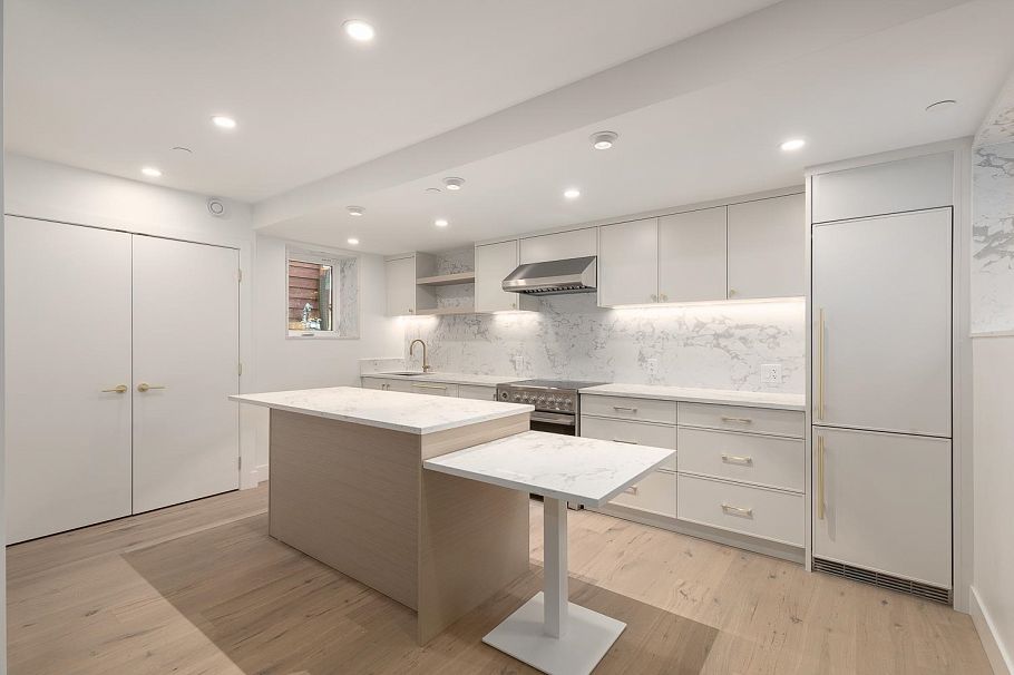 460 E 17th Avenue Vancouver, BC - 1