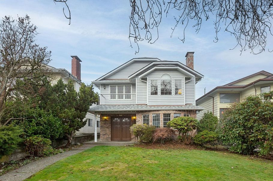 729 W 62nd Avenue Vancouver, BC - 1