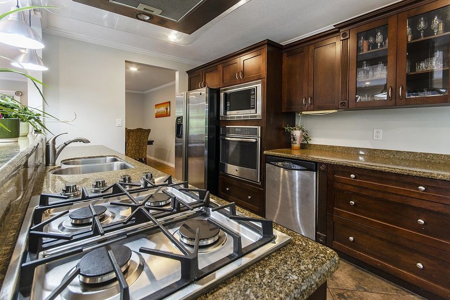 4540 Mountain Highway North Vancouver, BC - 15