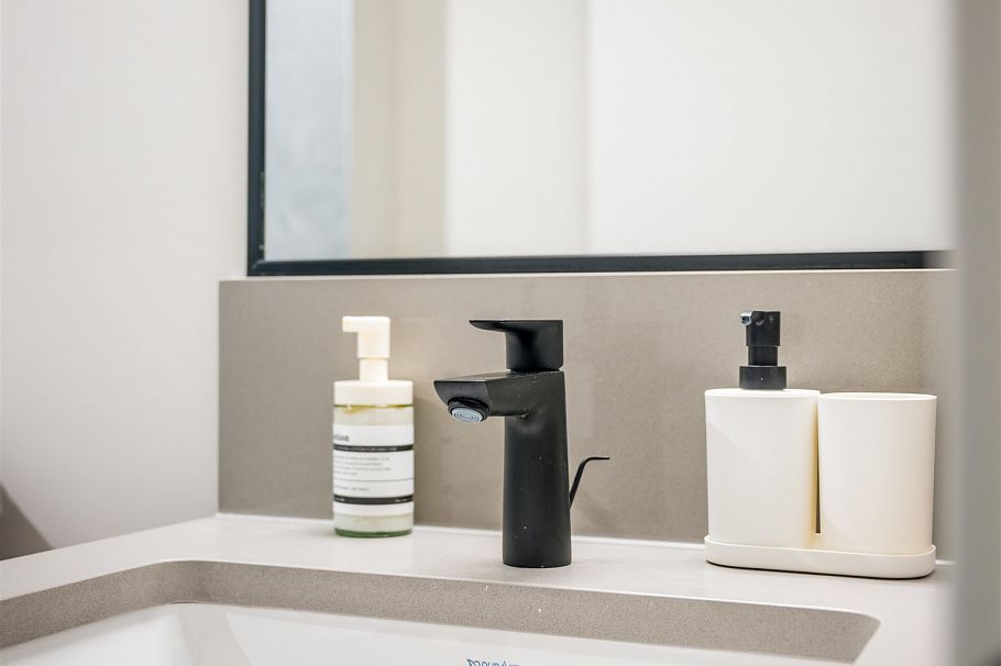 135 W 41st Avenue Vancouver, BC - 10