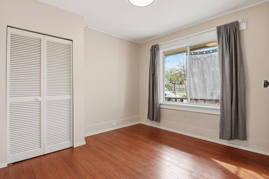 2437 E 22nd Avenue Vancouver, BC - 8