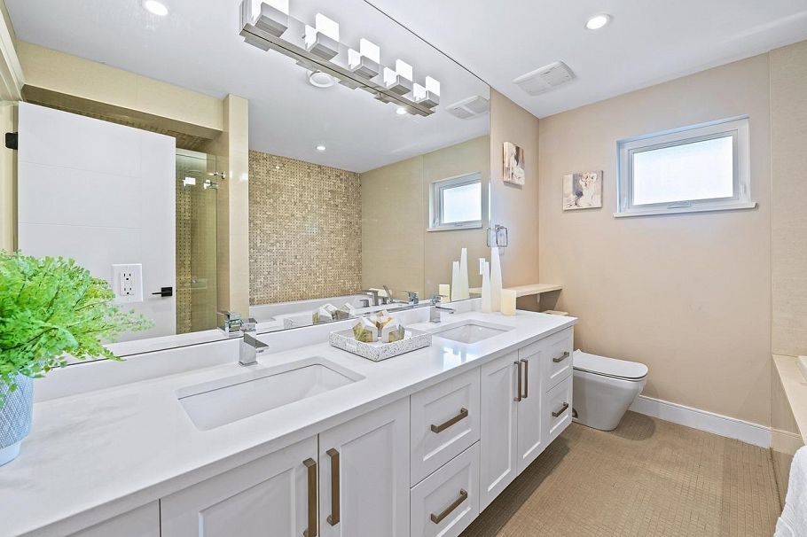 839 W 20th Street North Vancouver, BC - 21