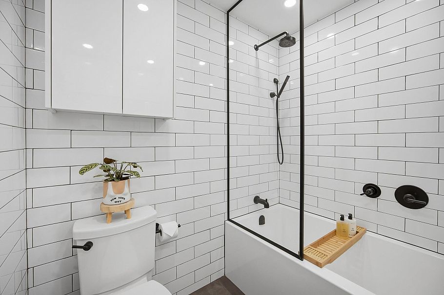 3321 Mountain Highway North Vancouver, BC - 30