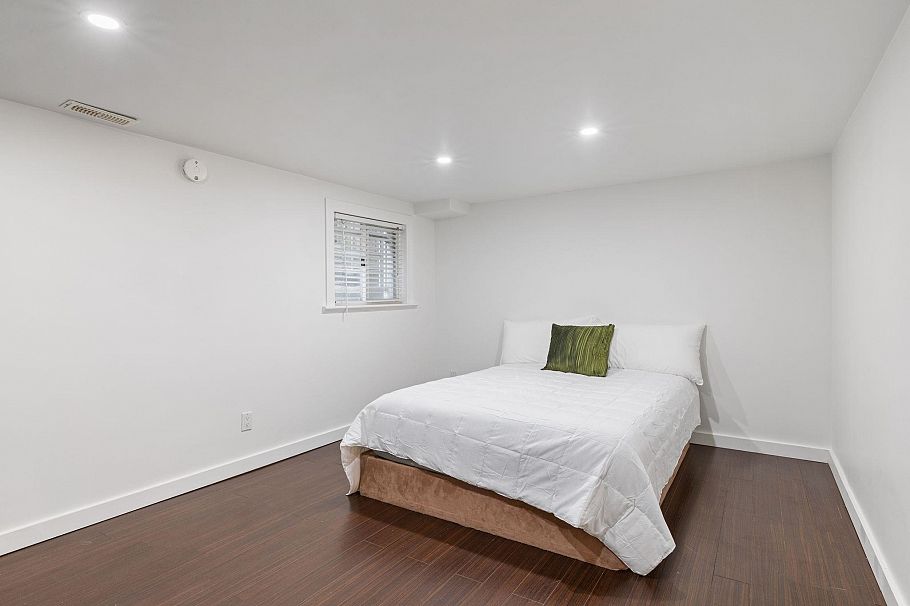 2907 W 30th Avenue Vancouver, BC - 29