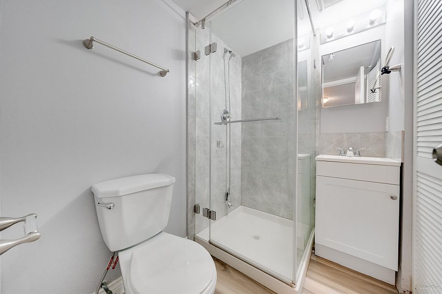 4366 Gilpin Crescent Burnaby, BC - 31