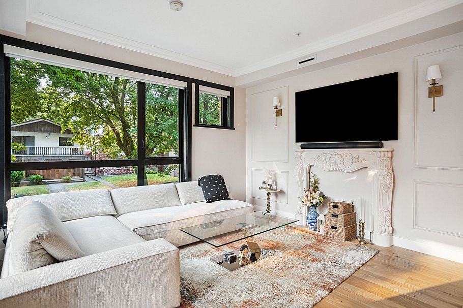 201 3669 West 11th Avenue Vancouver, BC - 4