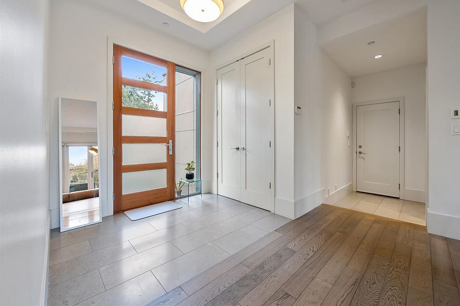 6109 Highbury Street Vancouver, BC - 2