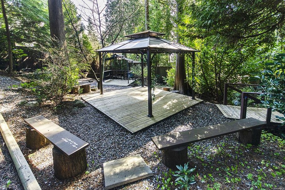 4540 Mountain Highway North Vancouver, BC - 30