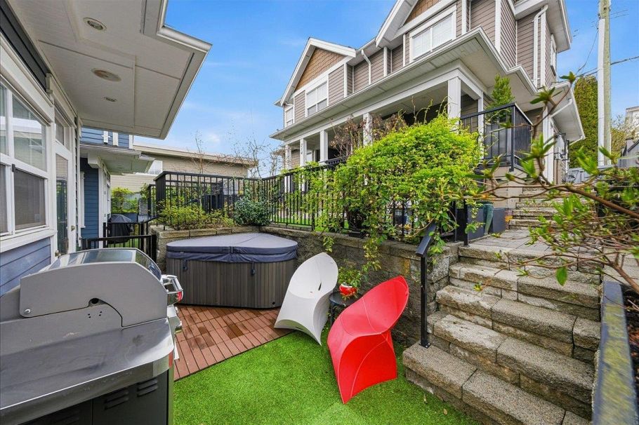210 W 5th Street North Vancouver, BC - 31