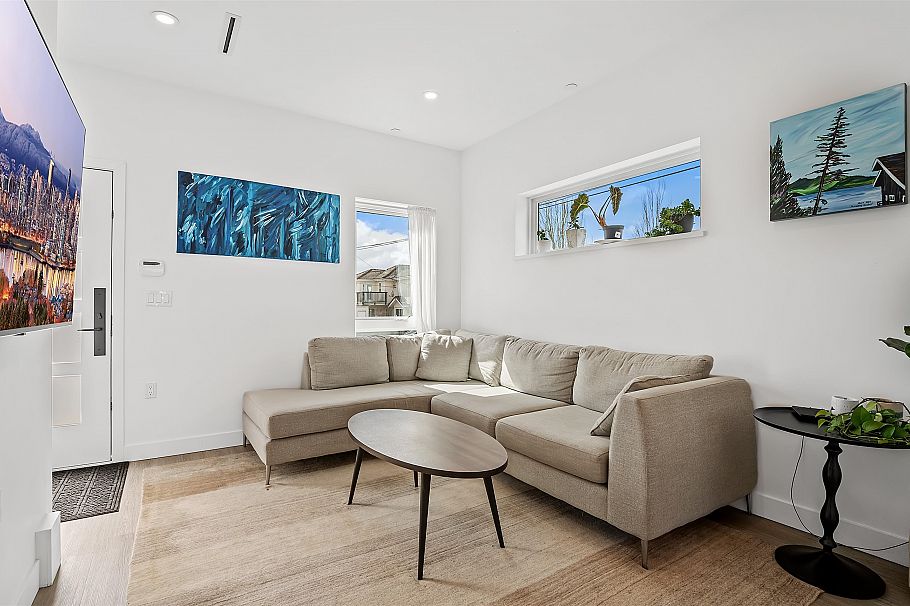 225 E 57th Avenue Vancouver, BC - 5