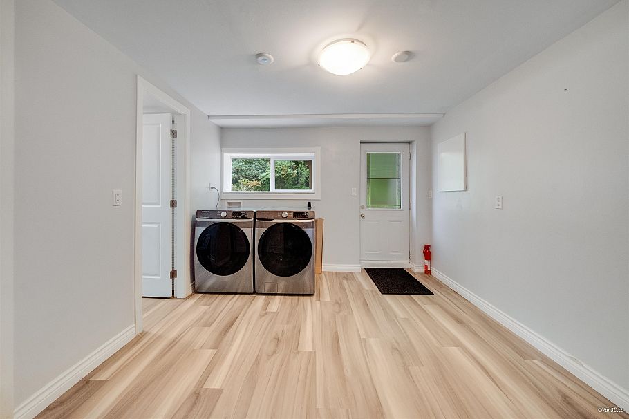 4366 Gilpin Crescent Burnaby, BC - 26