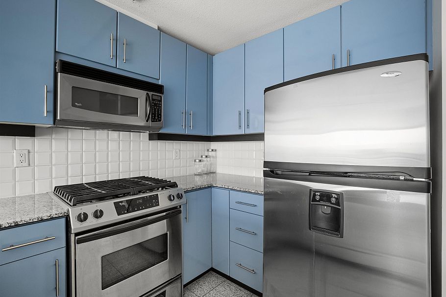 1404 188 E Esplanade North Vancouver, BC - 14