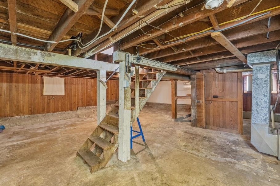 2437 E 22nd Avenue Vancouver, BC - 16