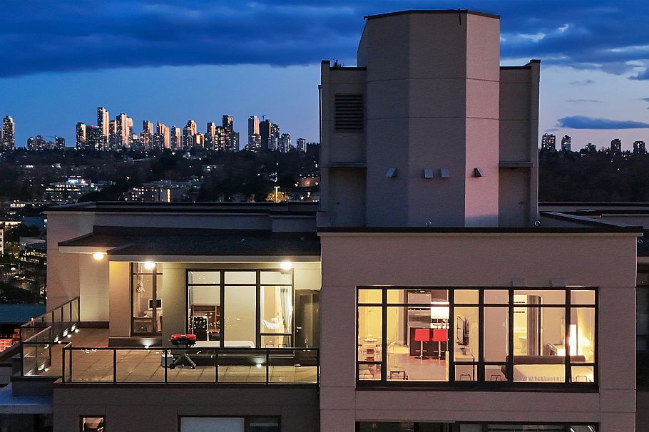 2102 4118 Dawson Street Burnaby, BC - 2