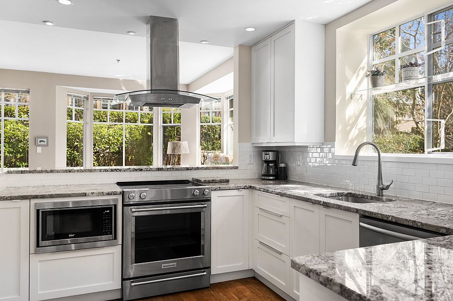 10 5880 Hampton Place Vancouver, BC - 11