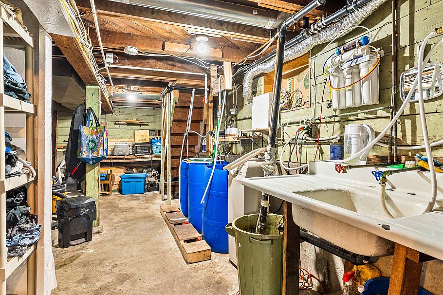 227 W 5th Street North Vancouver, BC - 21