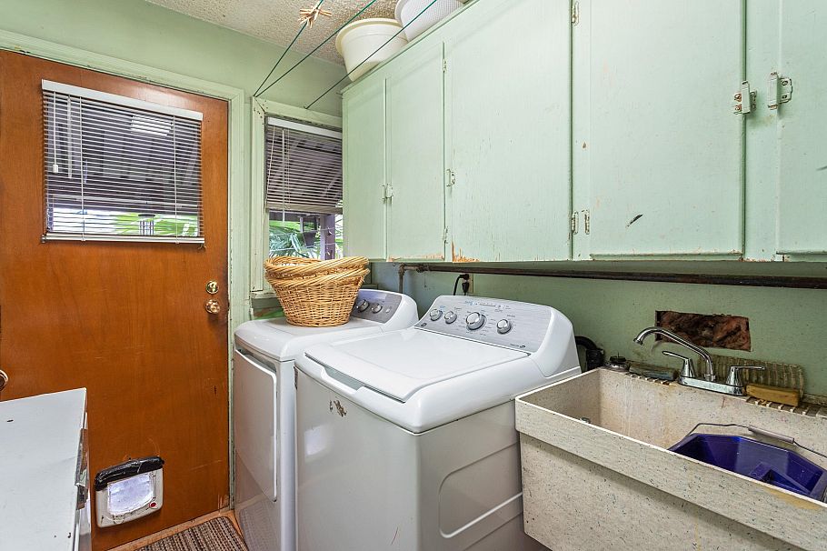 2582 W 6th Avenue Vancouver, BC - 19