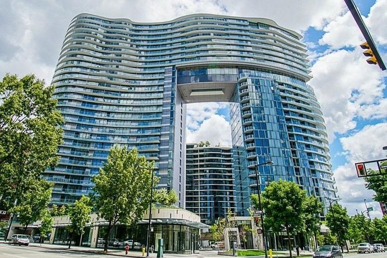 886 87 Nelson Street Vancouver, BC - 1