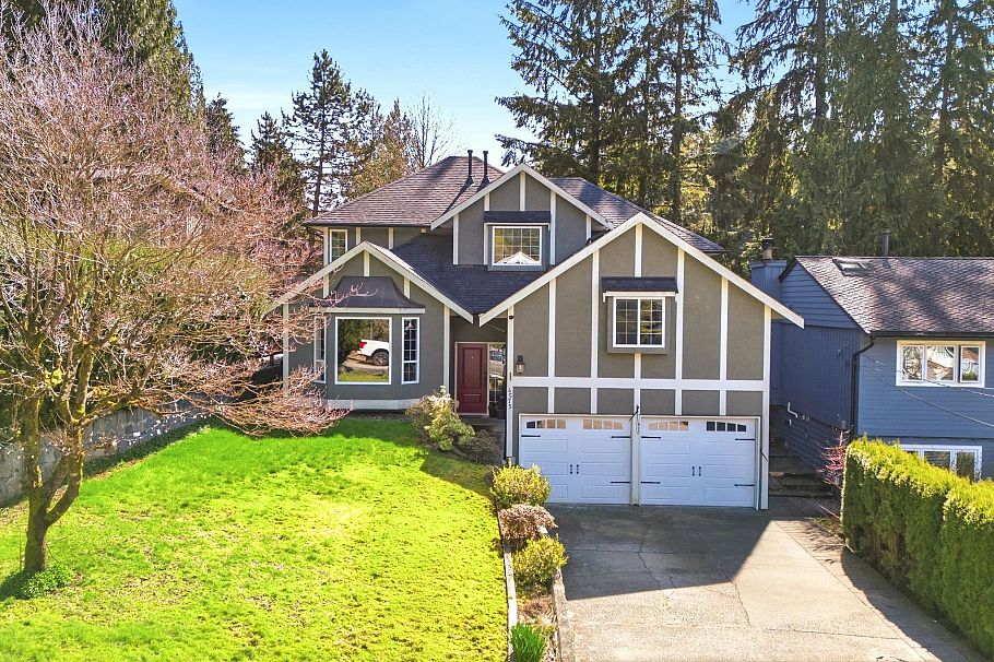 4575 Cliffmont Road North Vancouver, BC - 1