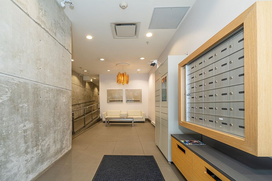 311 5555 Dunbar Street Vancouver, BC - 2