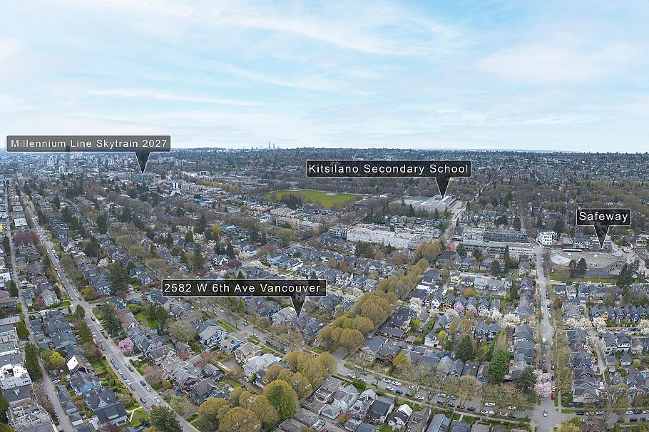 2582 W 6th Avenue Vancouver, BC - 3