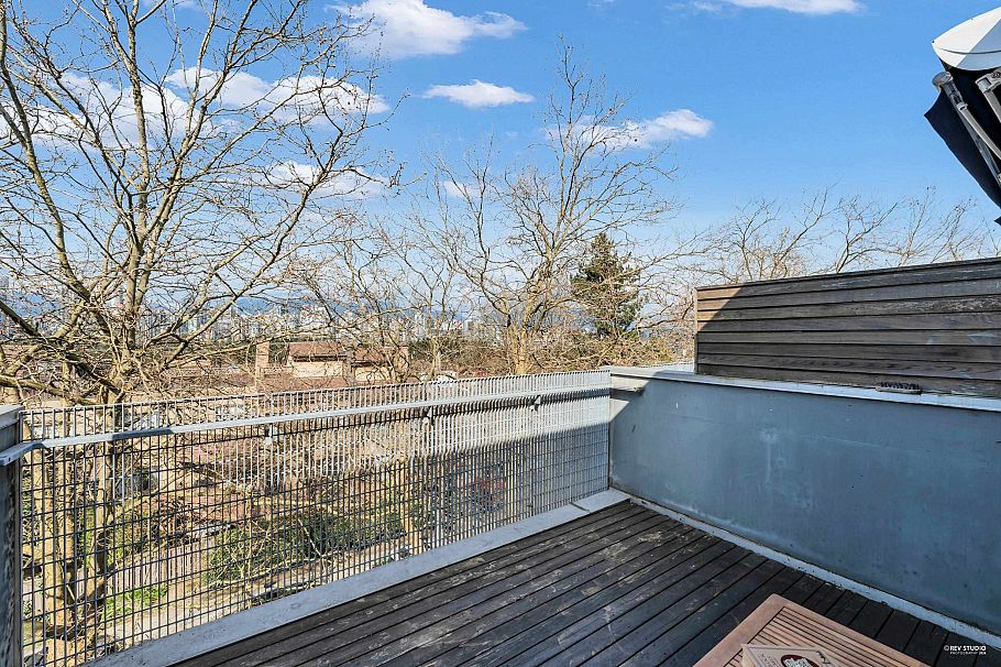 2 850 W 8th Avenue Vancouver, BC - 16