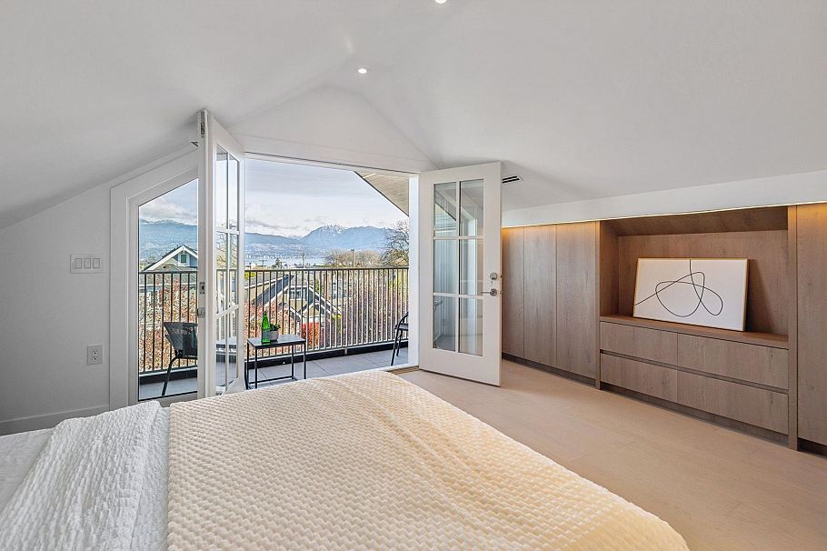 1 3642 West 20th Avenue Vancouver, BC - 21