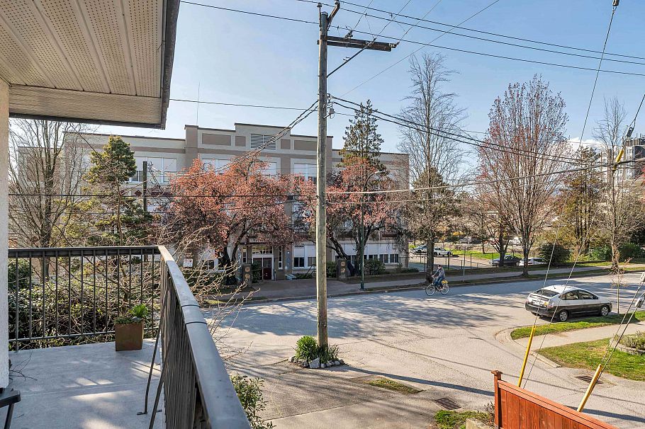 204 1515 E 5th Avenue Vancouver, BC - 6