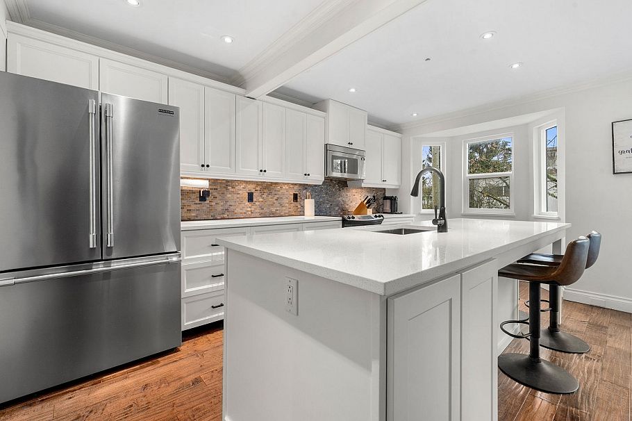 202 1106 W 11th Avenue Vancouver, BC - 11